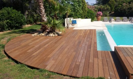 Conception et pose de terrasse en bois exotique IPE pour maison individuelle à Sainte-Maxime